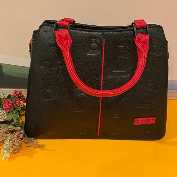 Black and Red Women's Handbag - Picture 9 of 9